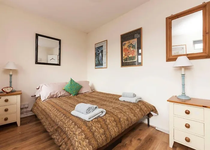 Central Camden Flat With Terrace For 4 People